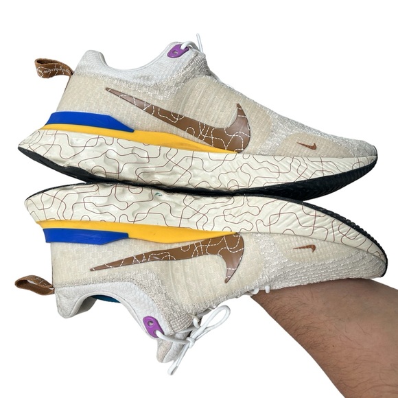 Nike Men Moving Company, Have a Nike Day Cream Brown Blue Yellow Shoes